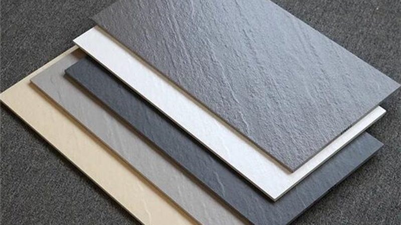那么，线上和线下瓷砖的质量究竟有何区别呢？以下是一些关键指标：